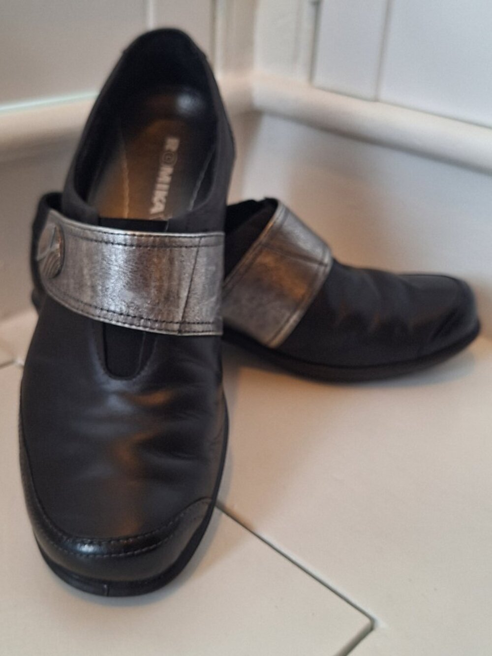 CityLight Romika Leather Loafers With a Touch of Bling 37 EU/6.5 US